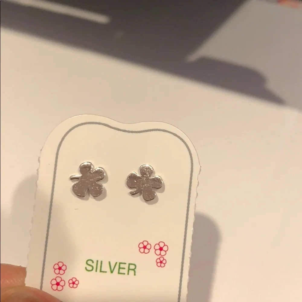 Sterling Silver or Gold plated Clover screw back Earrings